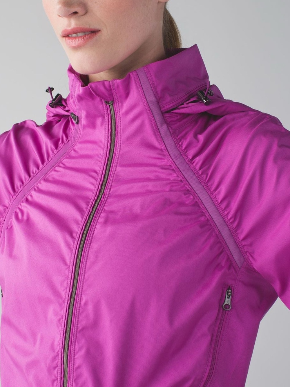 Lightweight Lululemon Women's Hooded Running Jacket in Ultra Violet - Picture 3 of 13